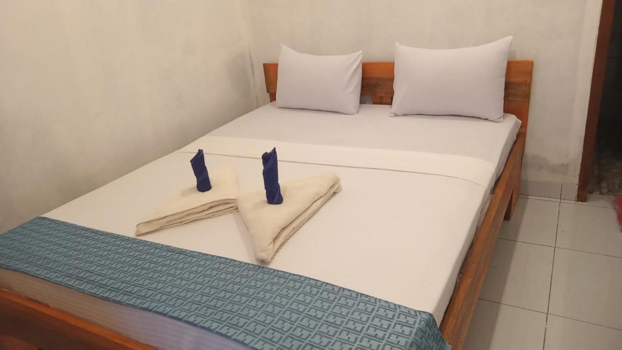 Bayan Exotic Homestay Сенару Экстерьер фото