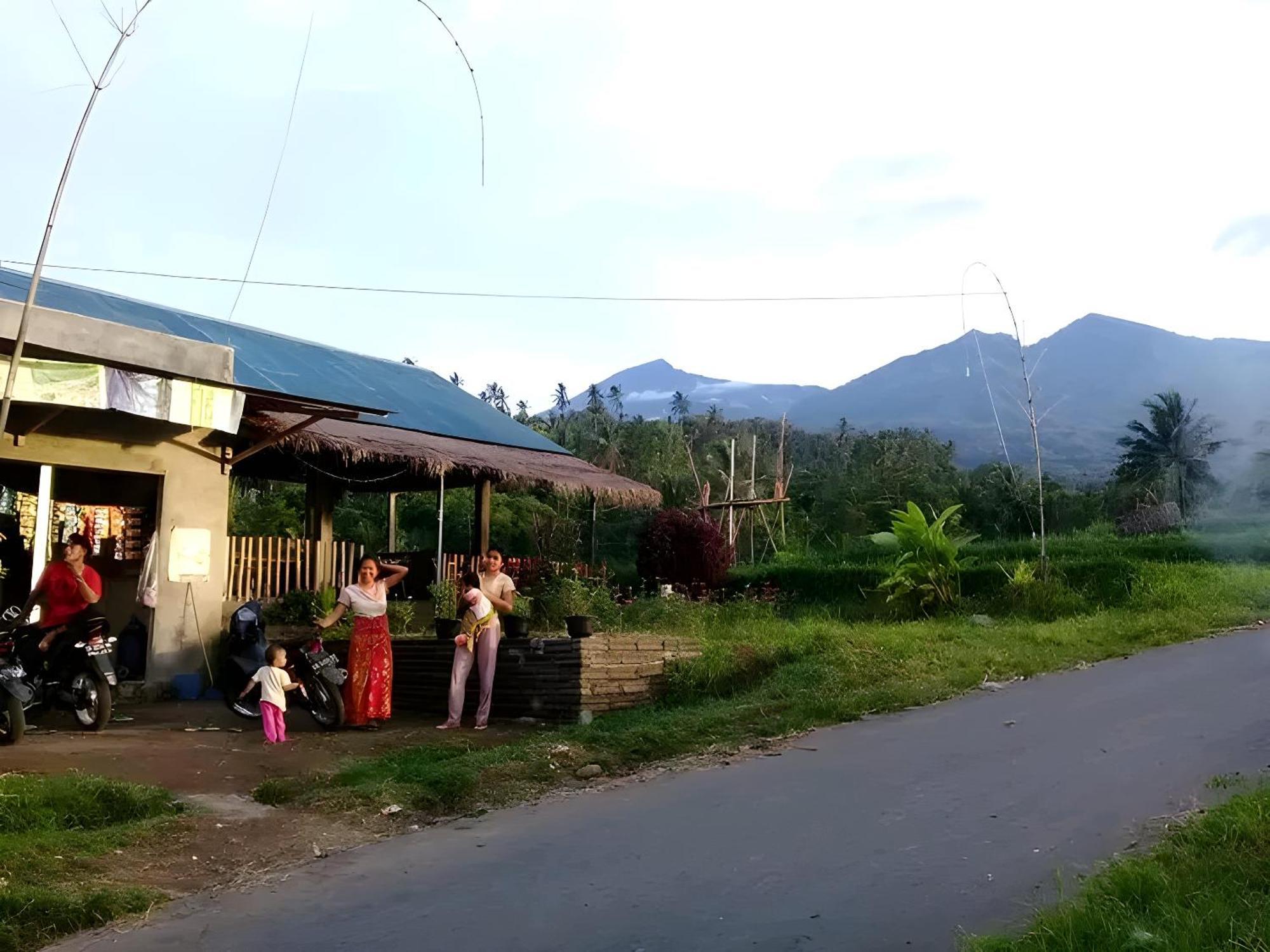 Bayan Exotic Homestay Сенару Экстерьер фото