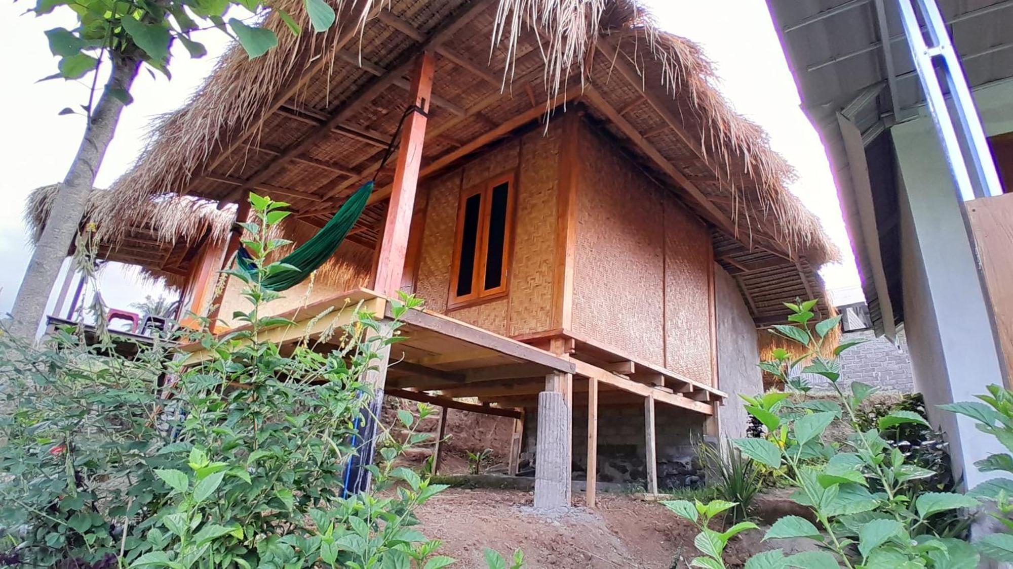 Bayan Exotic Homestay Сенару Экстерьер фото